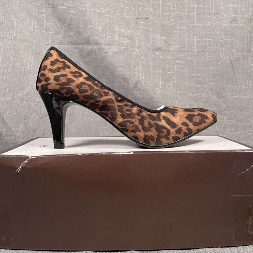 SoftStyle 6.5 Rachyl Leopard Heel